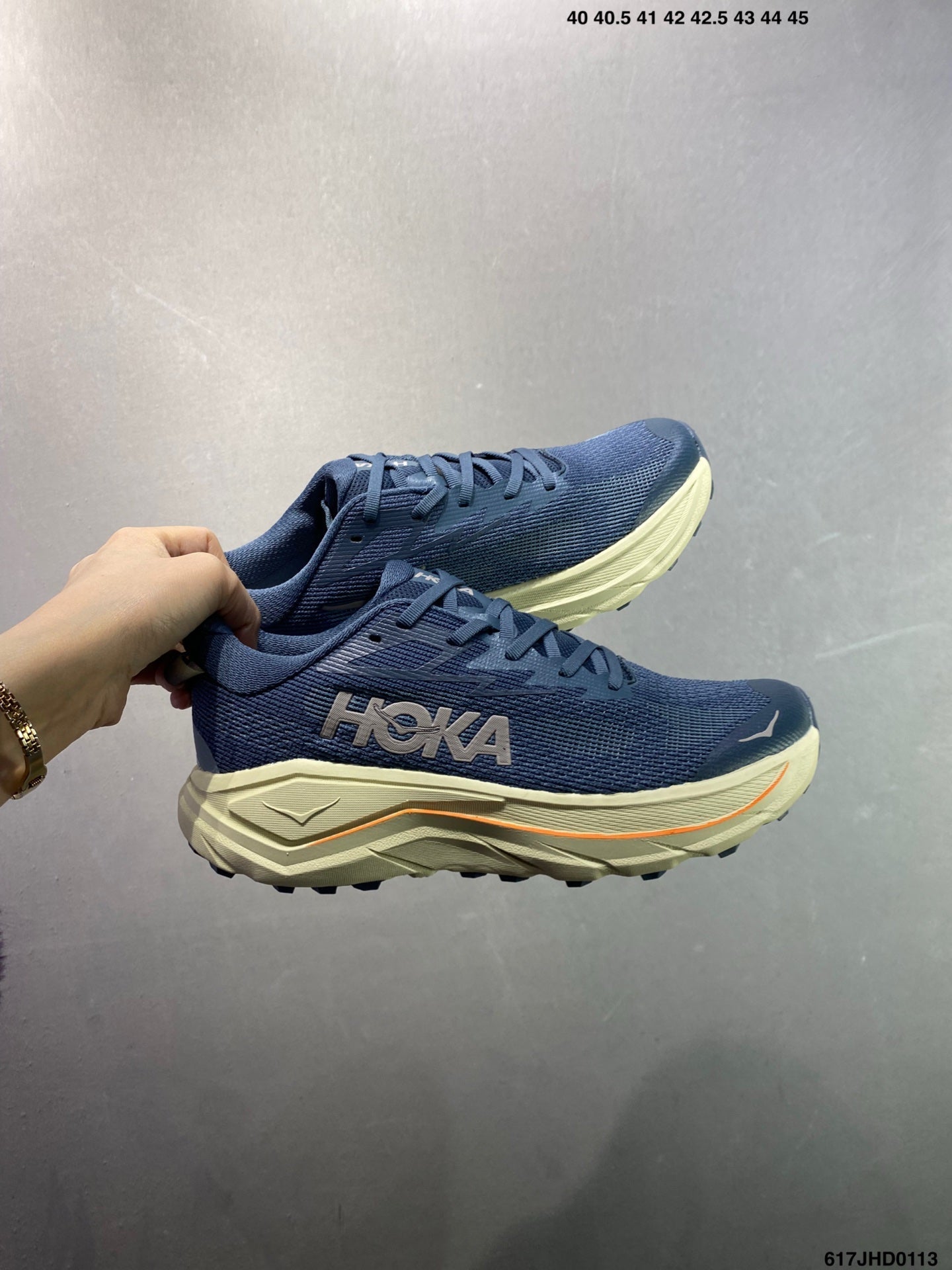 HOKA CHALLENGER 8