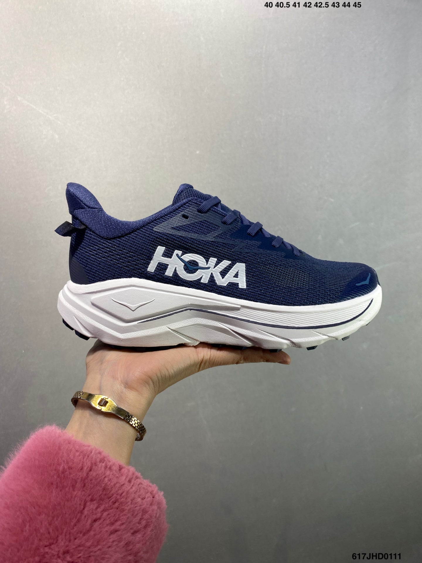 HOKA CHALLENGER 8