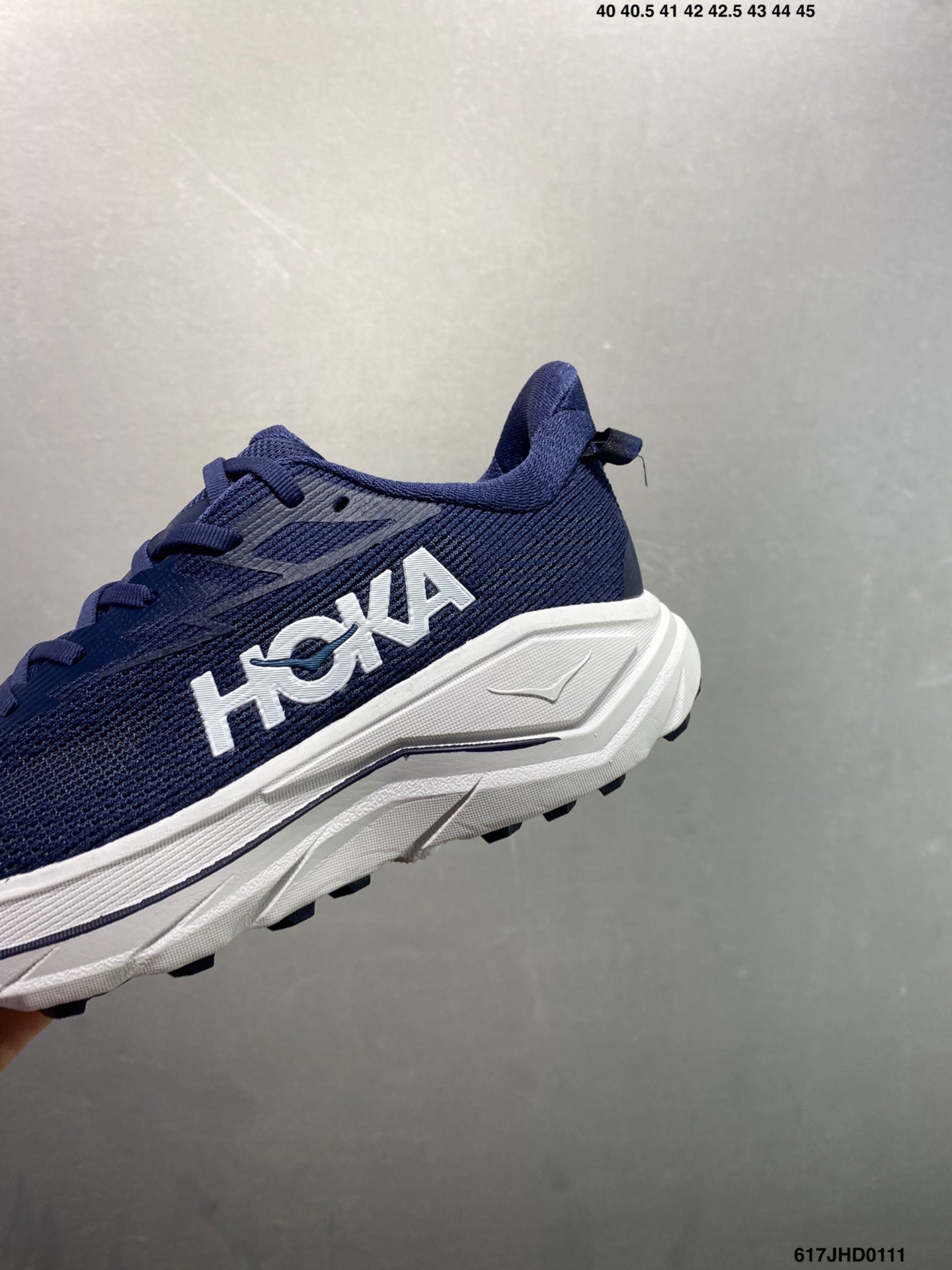 HOKA CHALLENGER 8