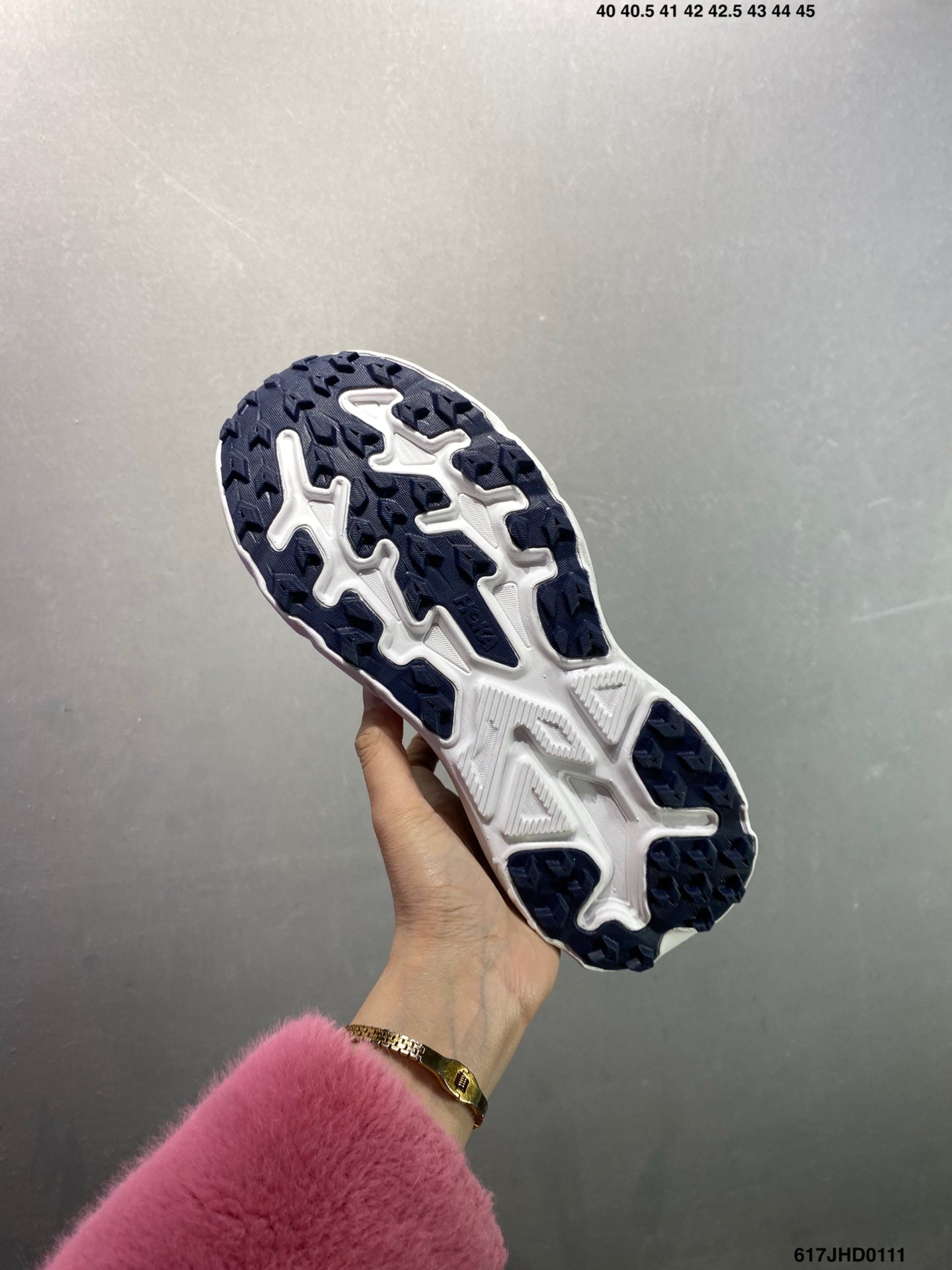 HOKA CHALLENGER 8