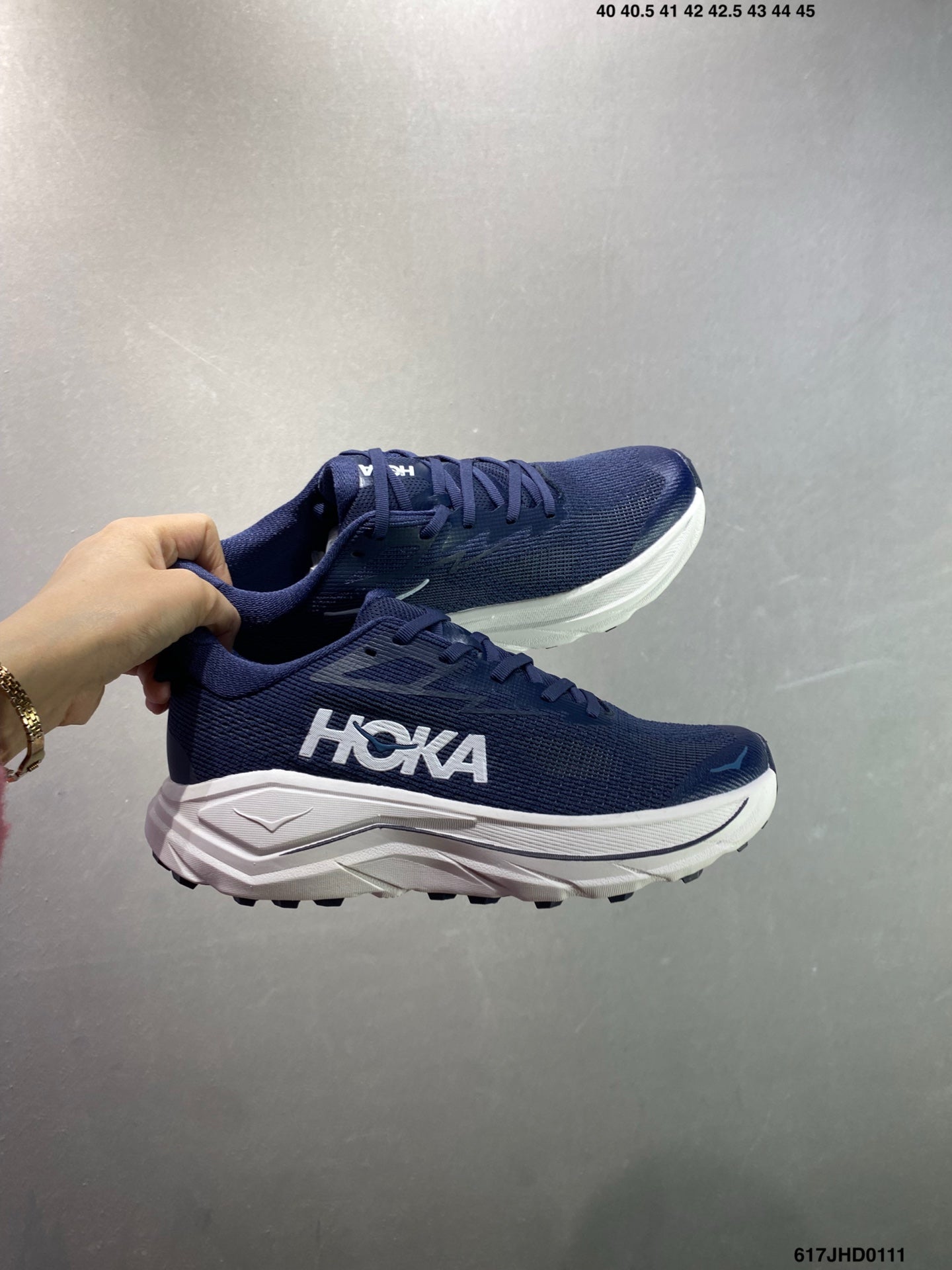 HOKA CHALLENGER 8