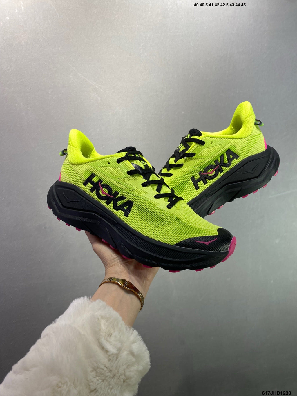HOKA CHALLENGER 8