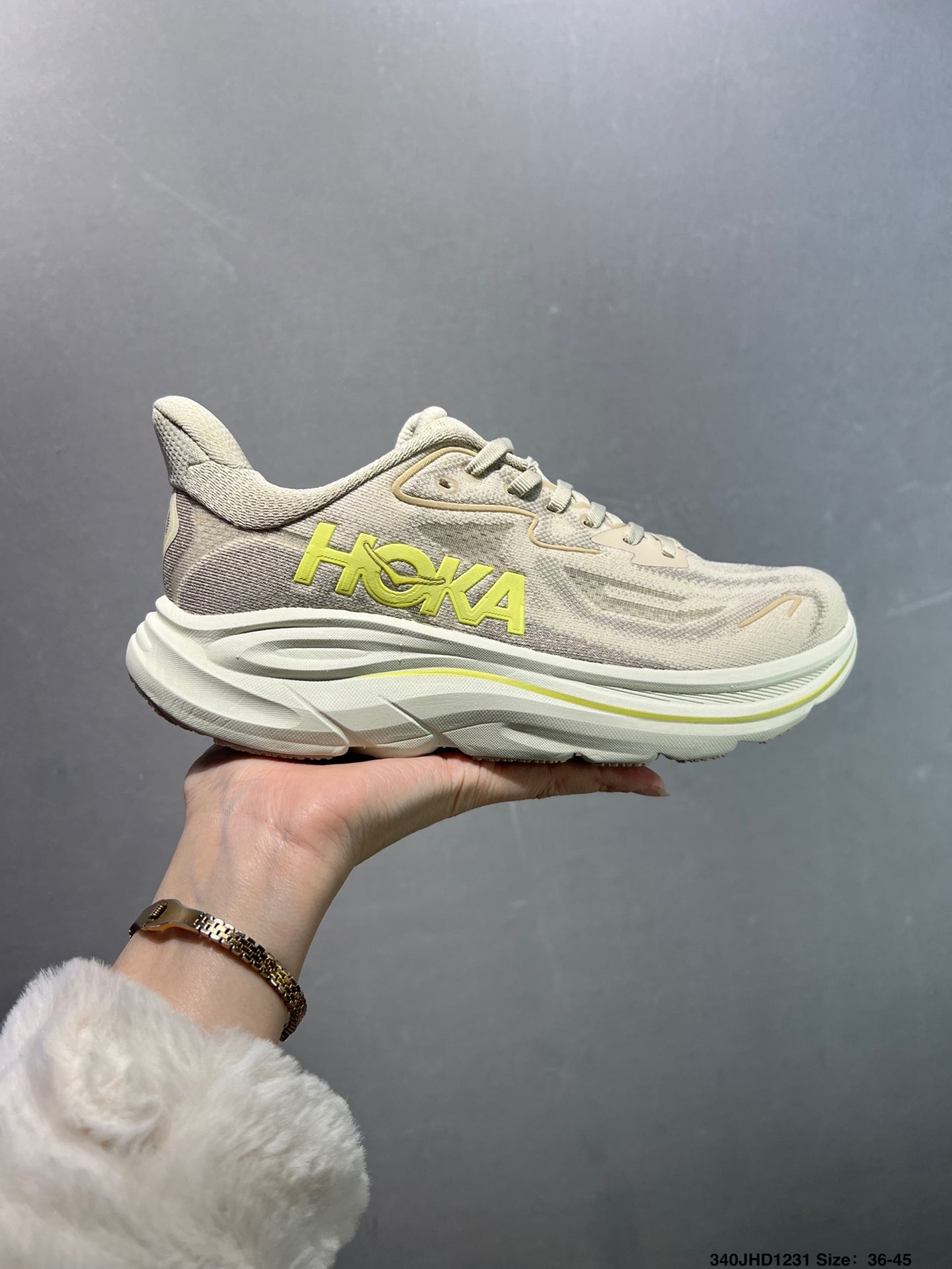 HOKA CHALLENGER 8