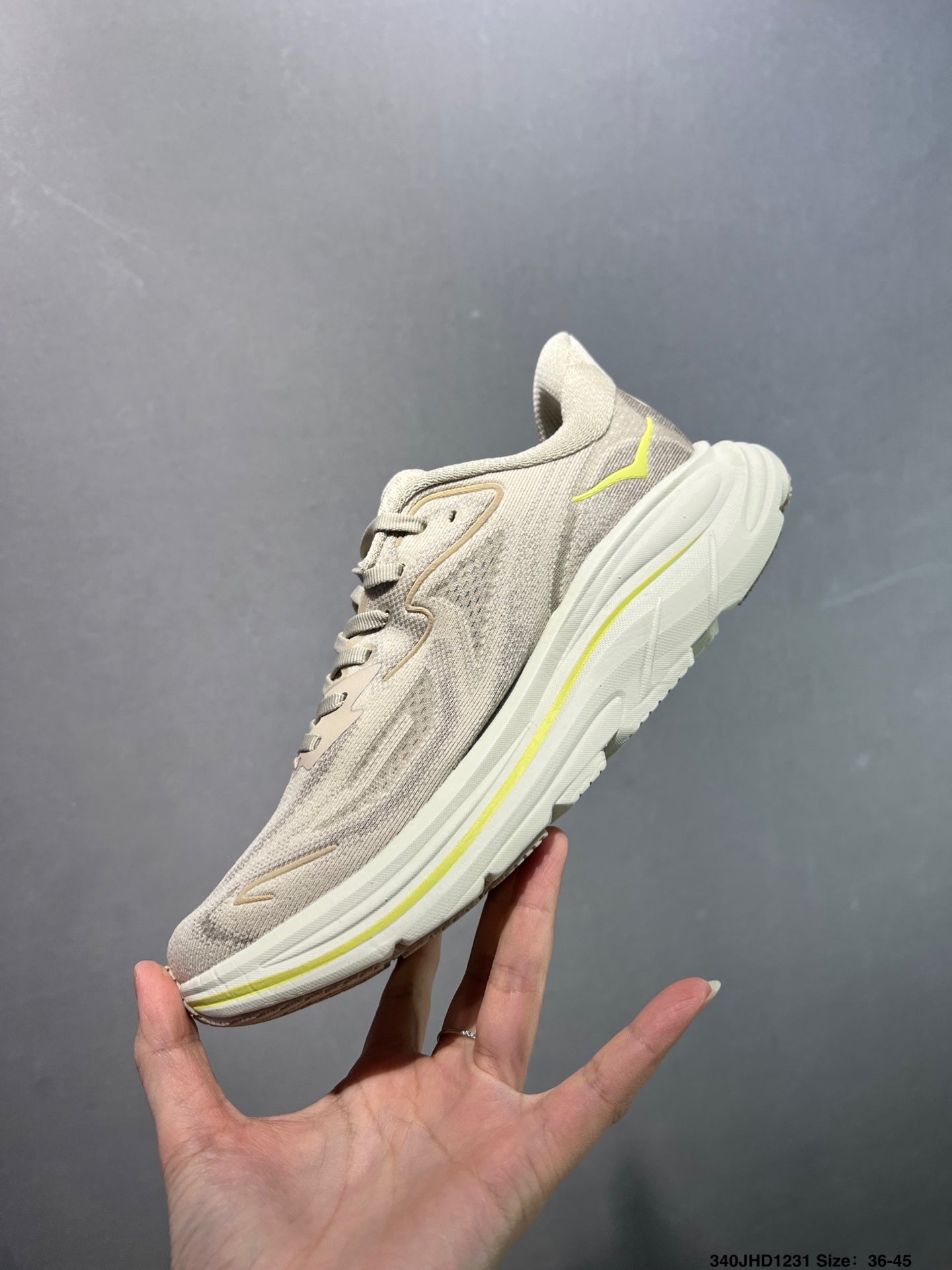 HOKA CHALLENGER 8