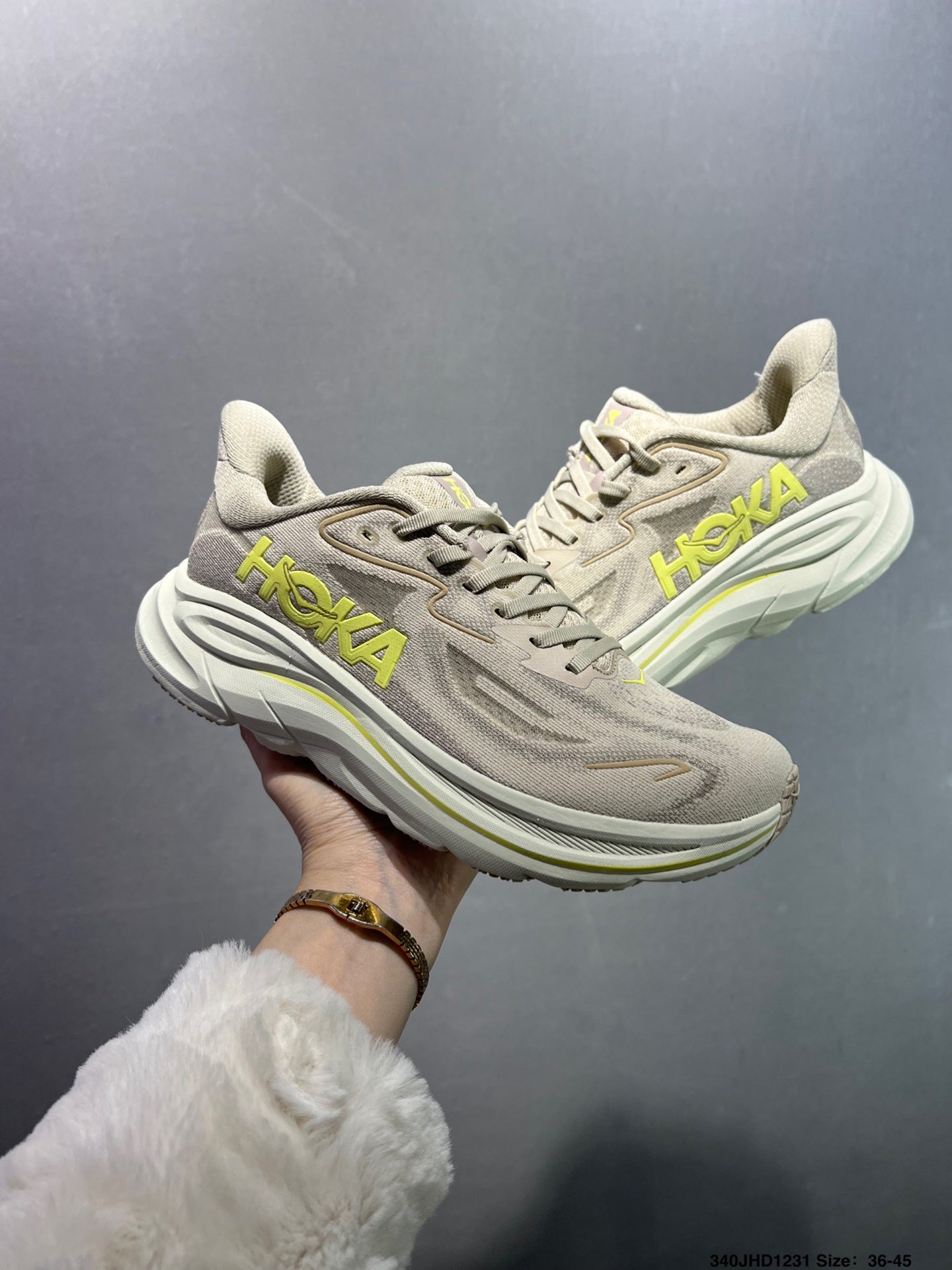 HOKA CHALLENGER 8