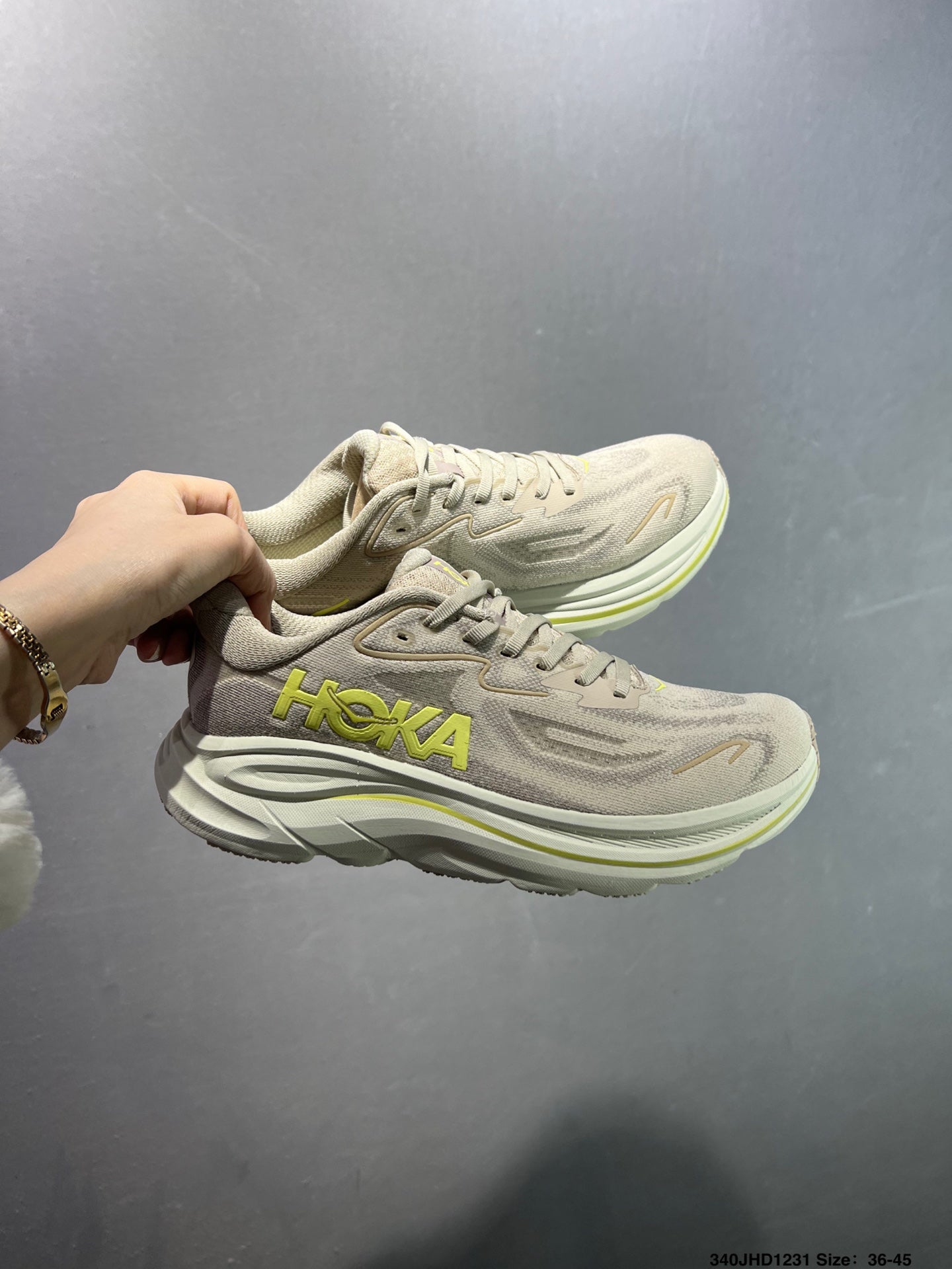HOKA CHALLENGER 8