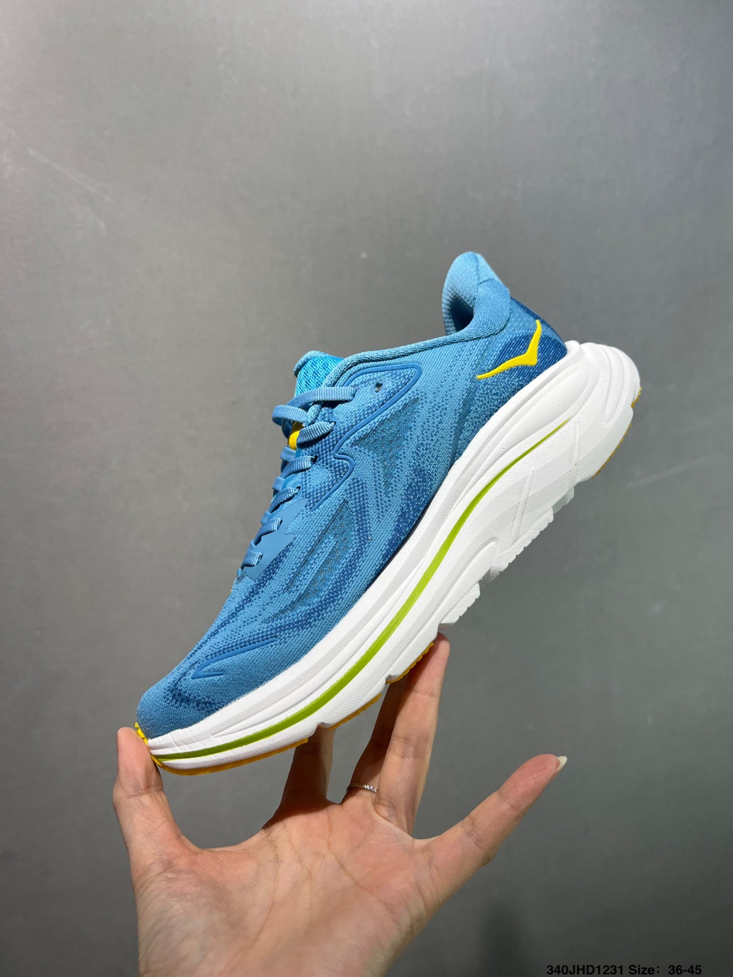 HOKA CHALLENGER 8