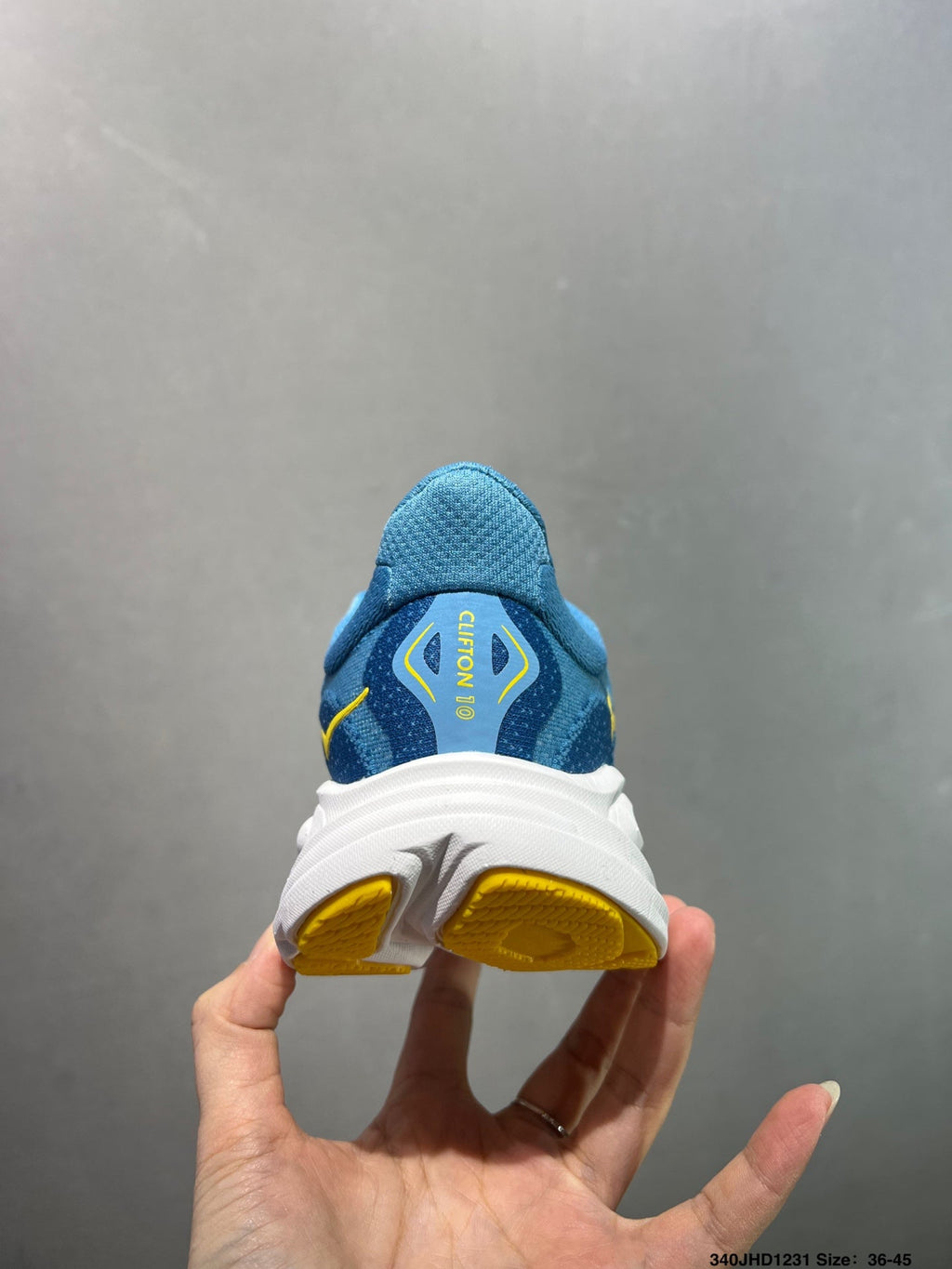 HOKA CHALLENGER 8