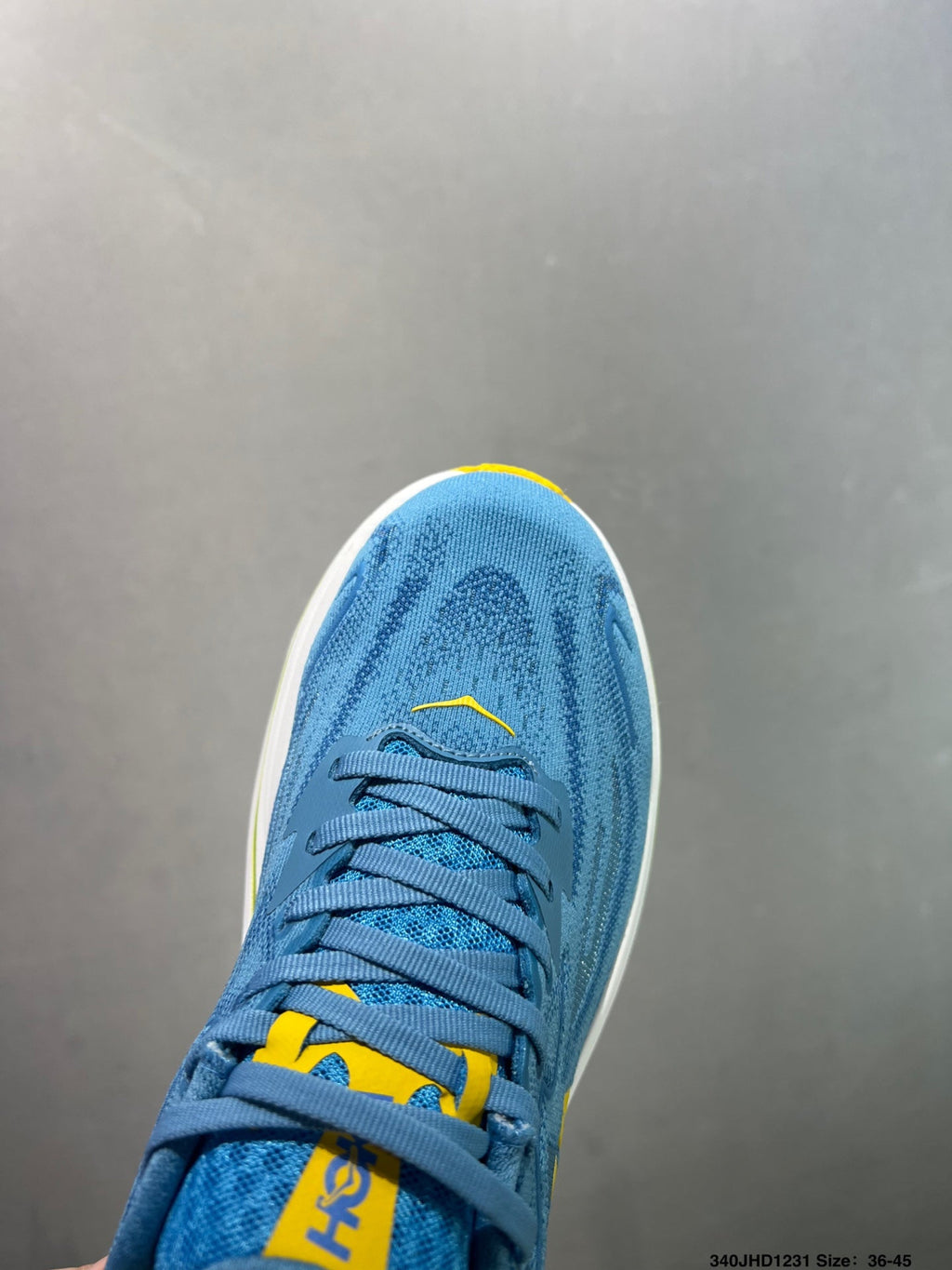 HOKA CHALLENGER 8