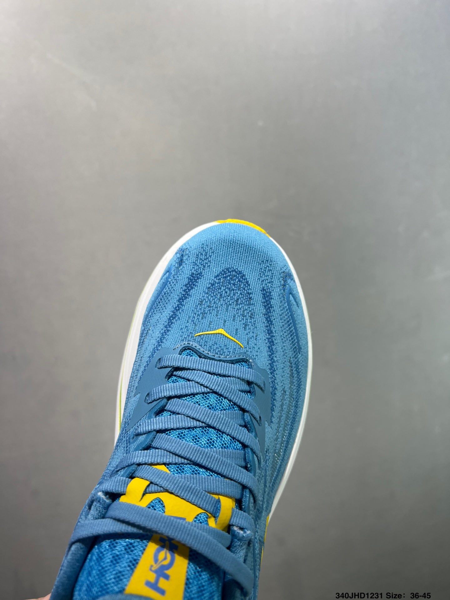 HOKA CHALLENGER 8