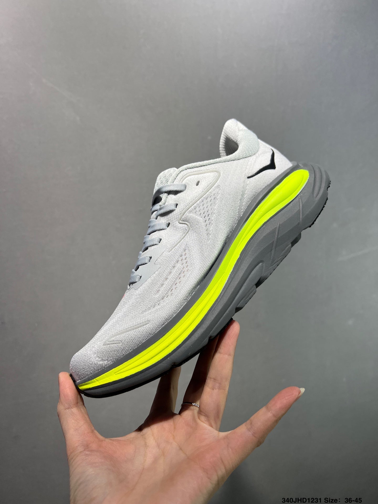 HOKA CHALLENGER 8