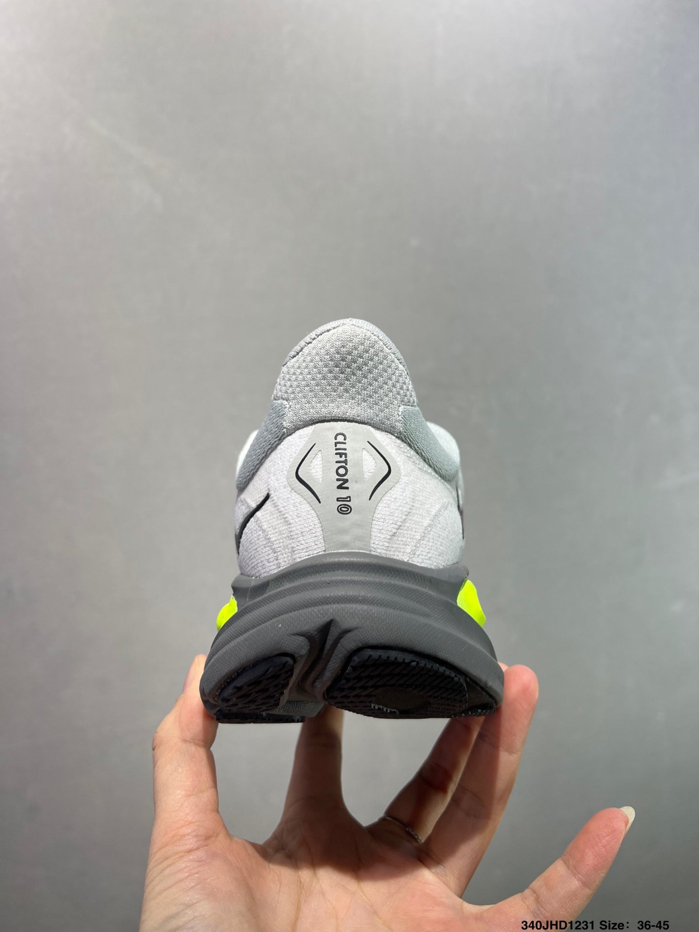 HOKA CHALLENGER 8