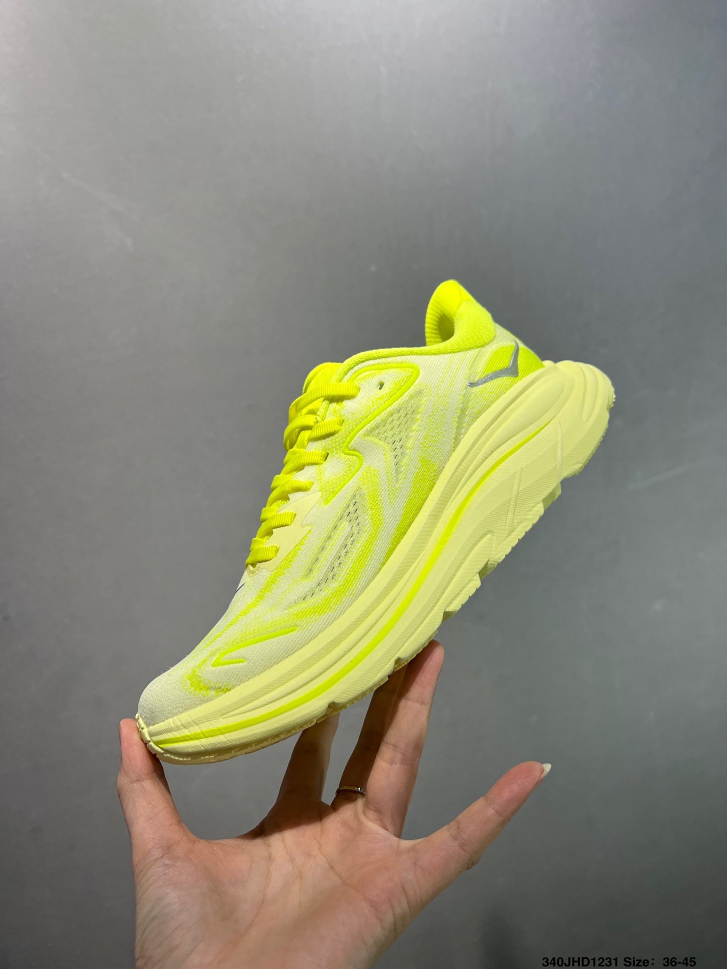 HOKA CHALLENGER 8