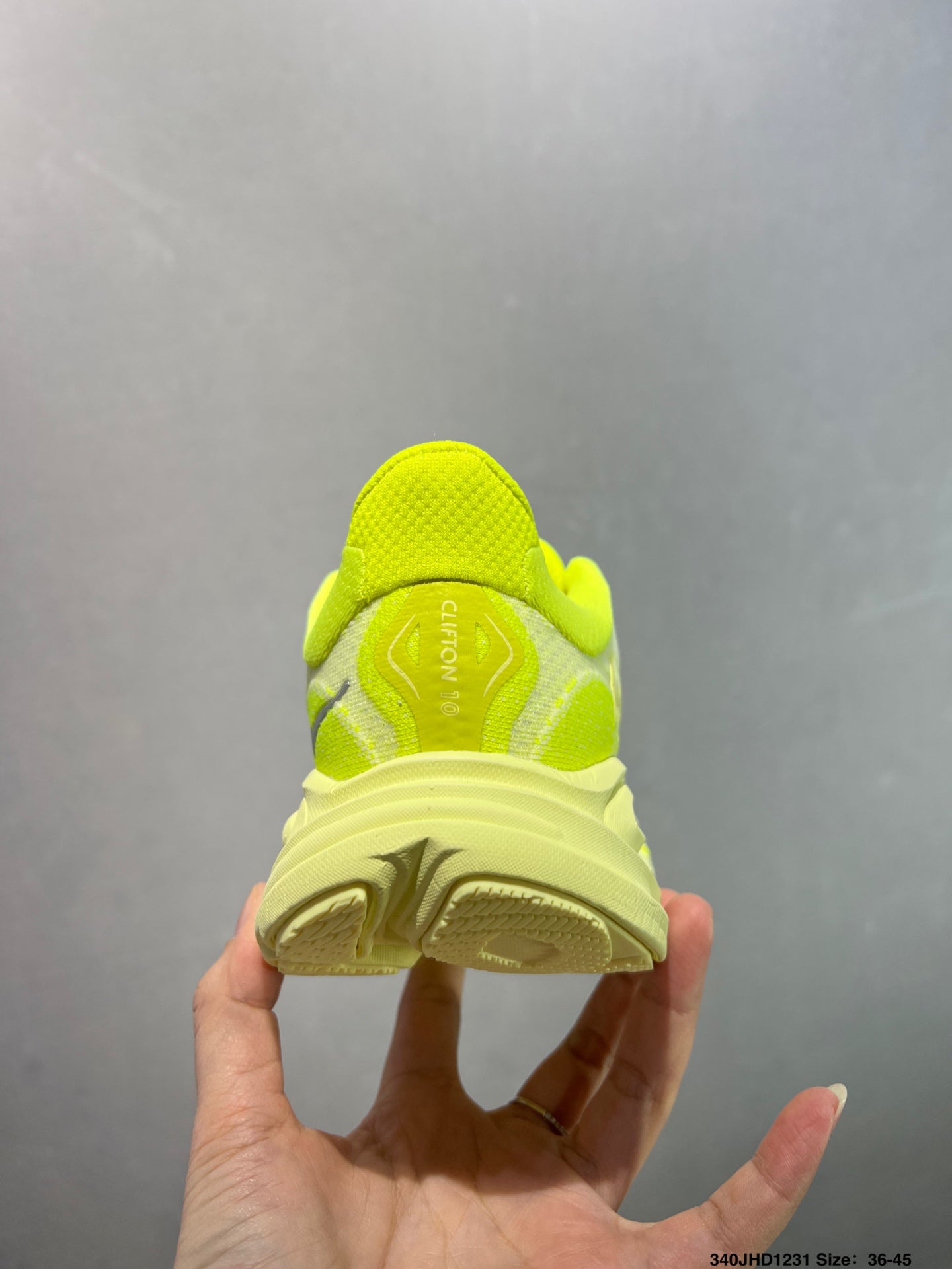 HOKA CHALLENGER 8