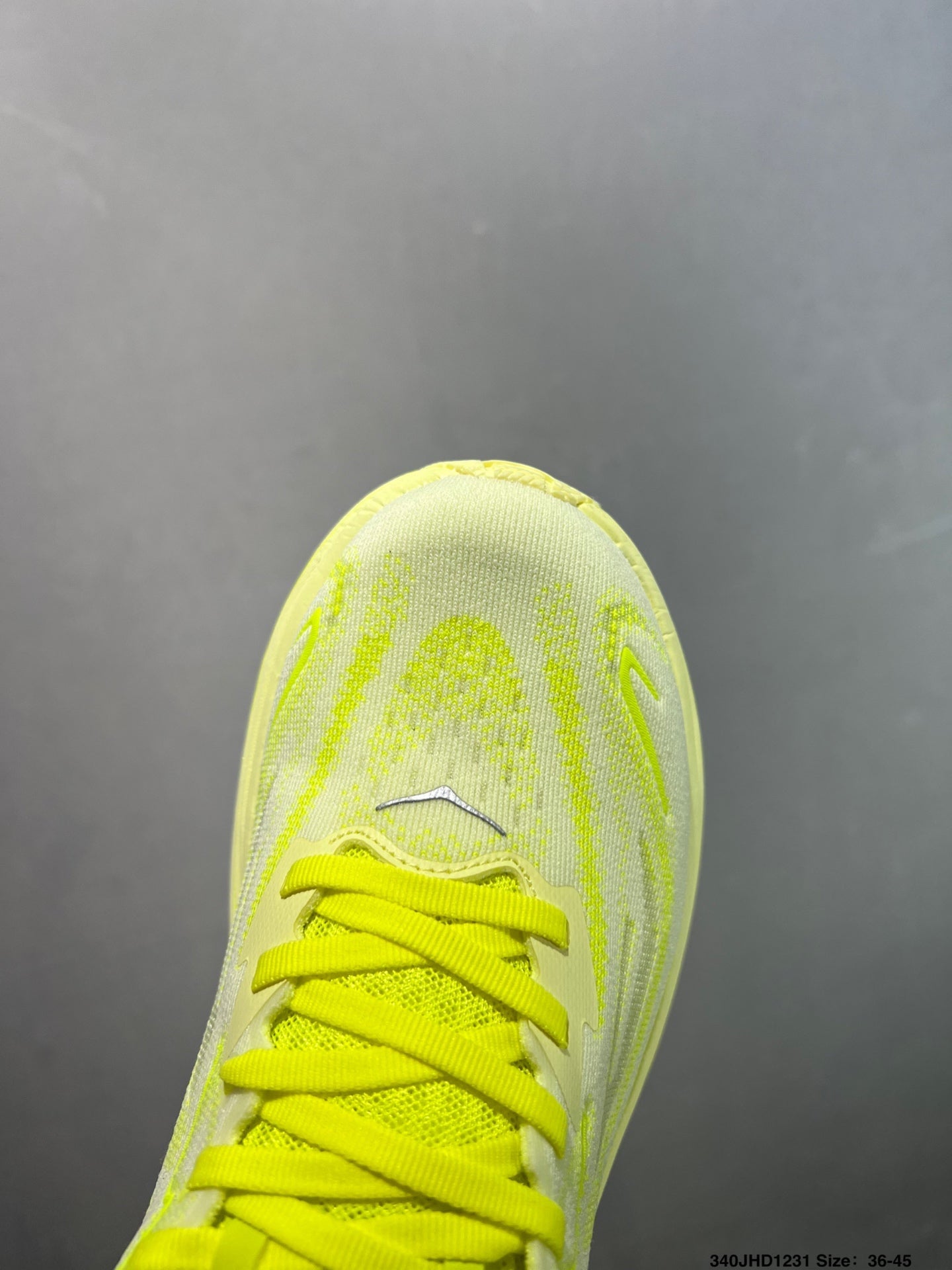 HOKA CHALLENGER 8