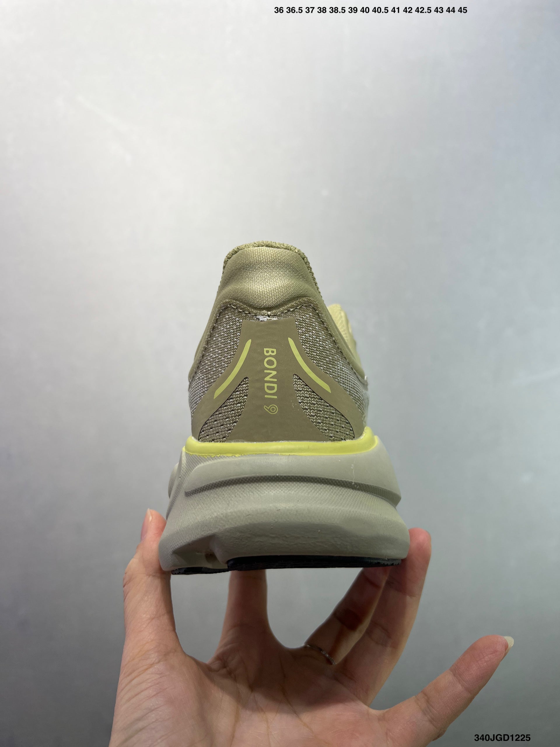 HOKA M CLIFTON 10