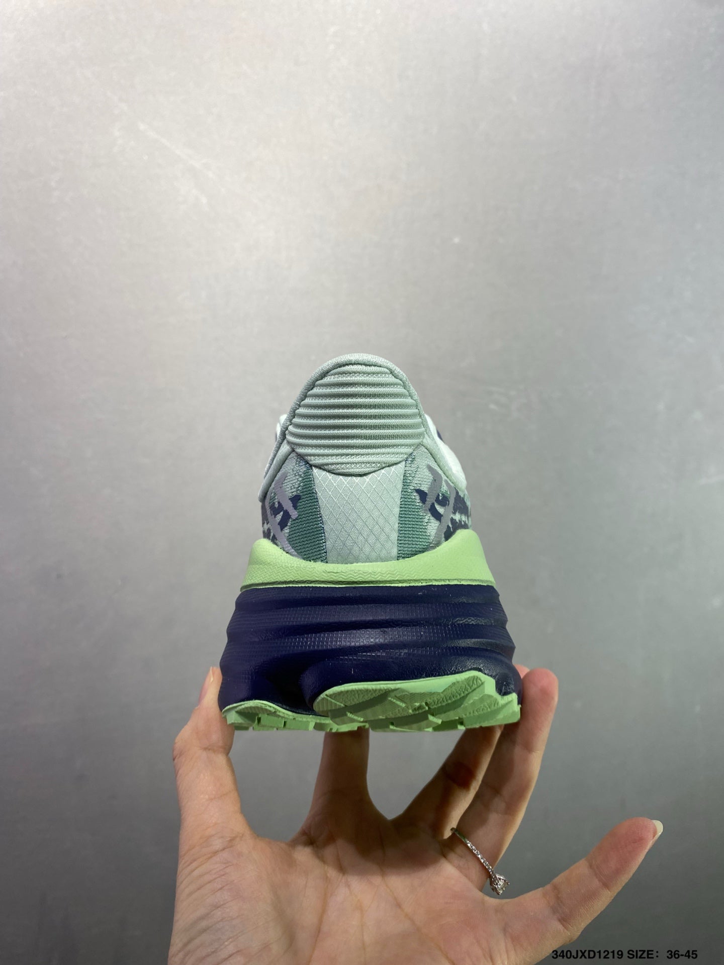 HOKA M Stinson 7