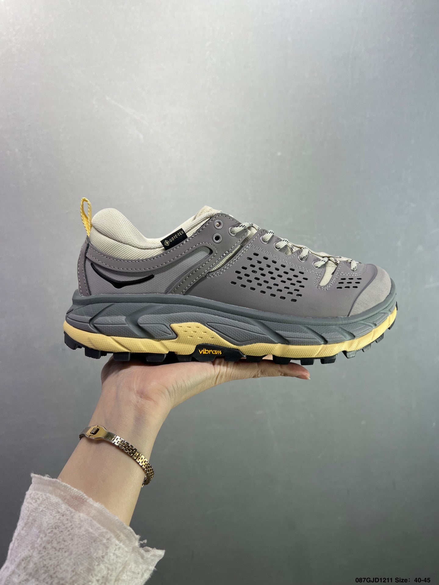 HOKA ONE ONE TOR ULTRA LO