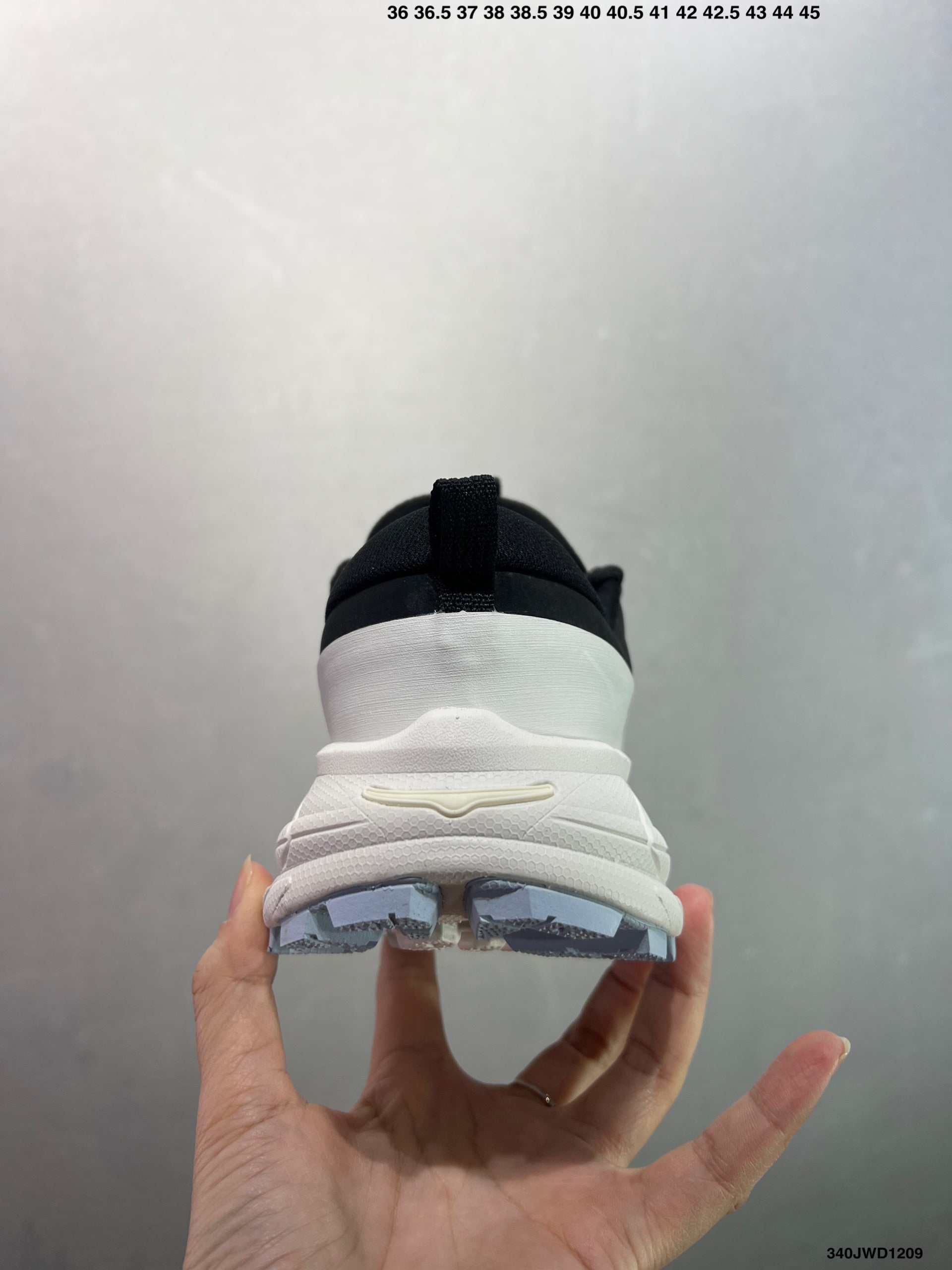 HOKA ONE ONE Tor Summit