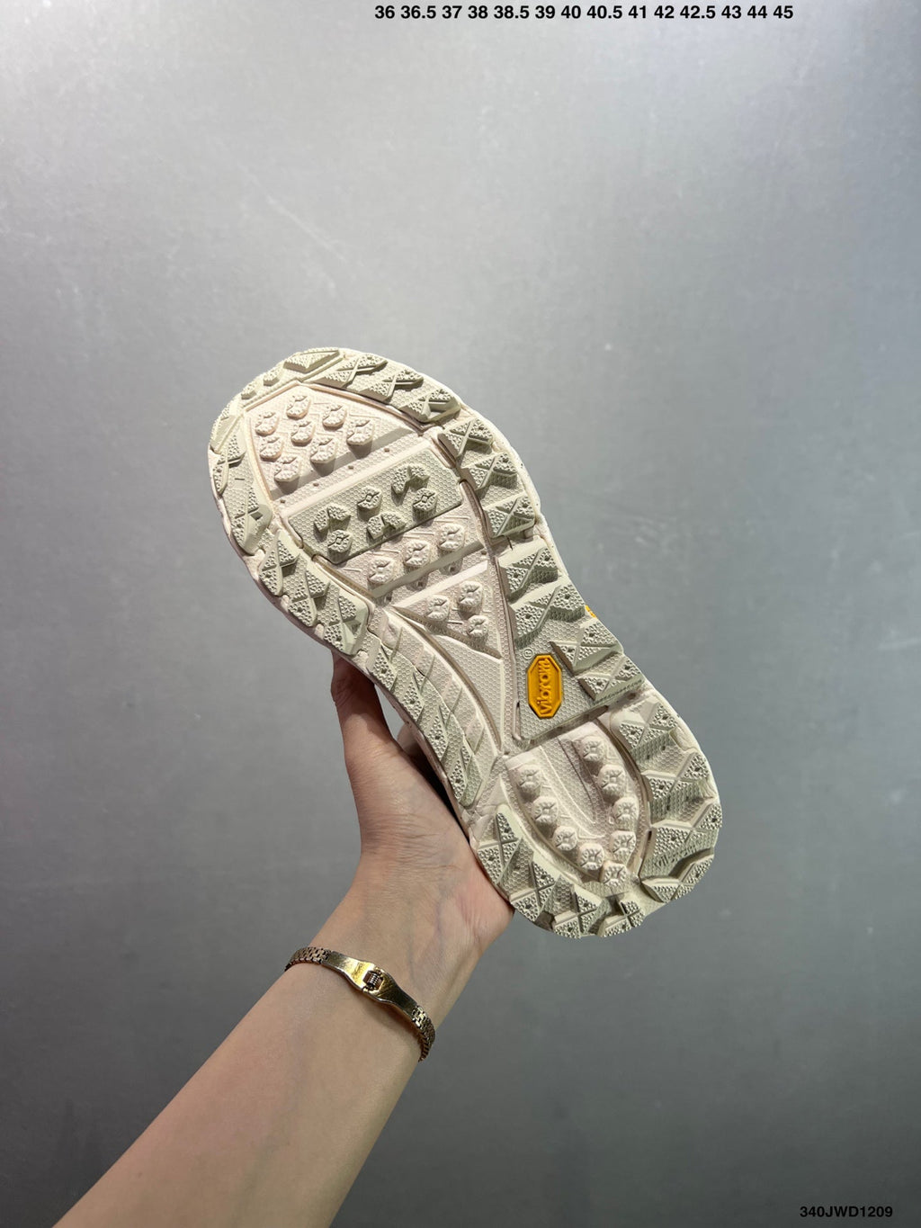 HOKA ONE ONE Tor Summit