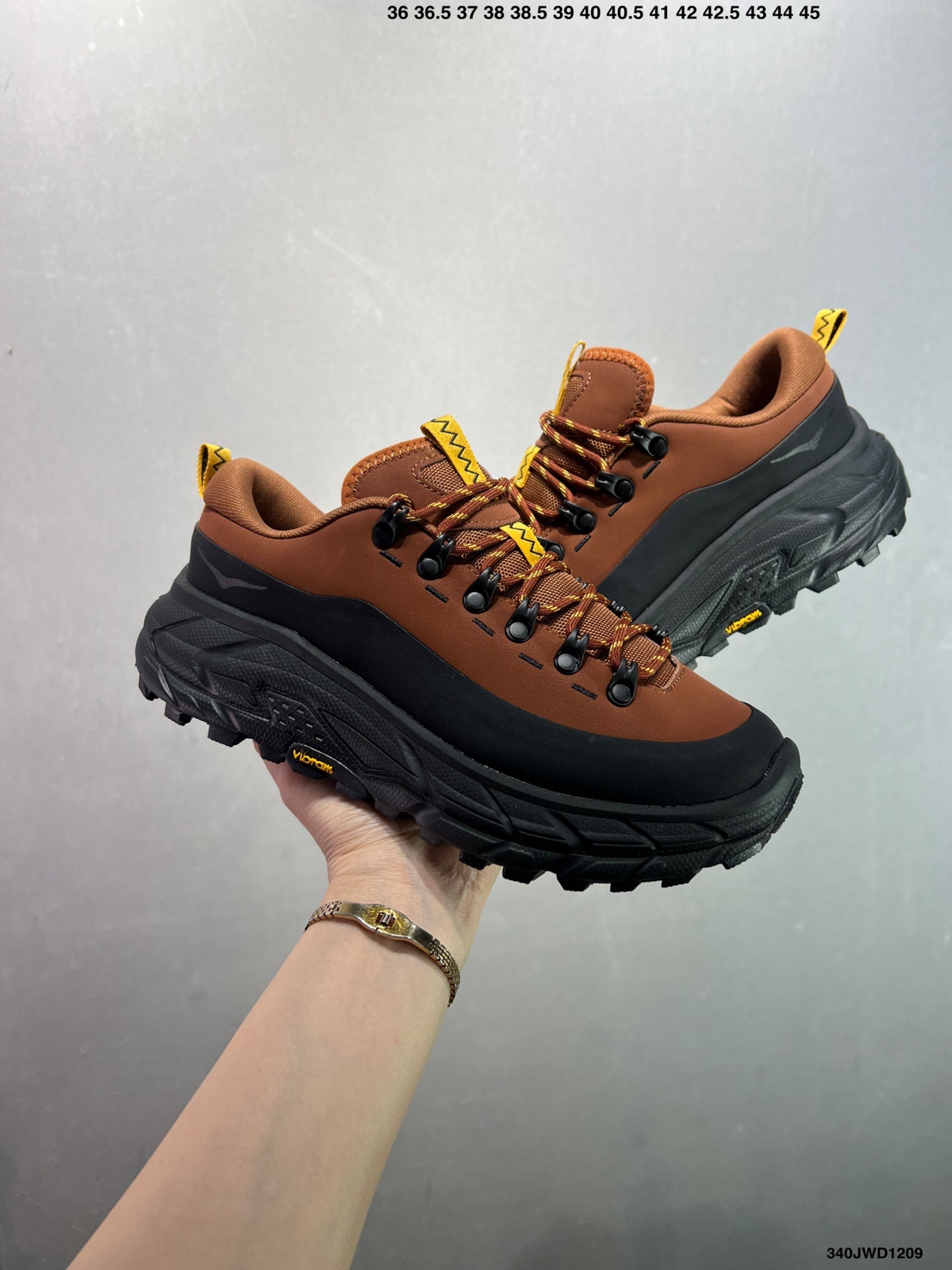 HOKA ONE ONE Tor Summit