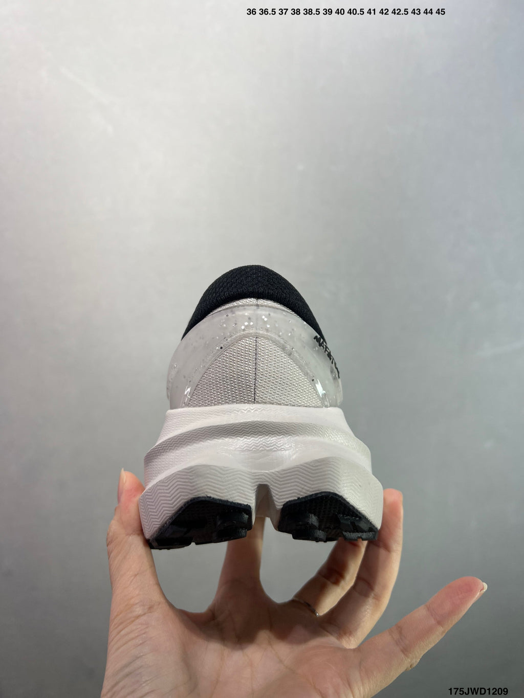 HOKA ONE ONE M MAFATE X